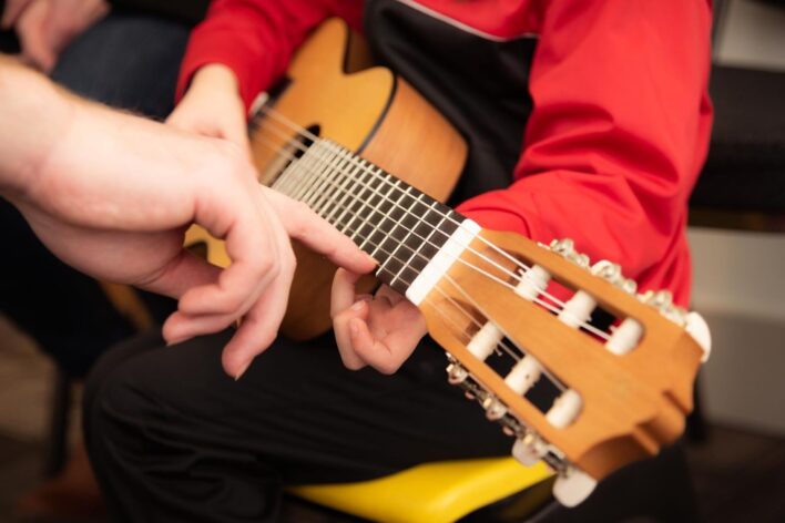 Příspěvek na&nbsp;kroužky: Peníze přidá zdravotní pojišťovna či&nbsp;radnice, některé jsou ale skoro zadarmo